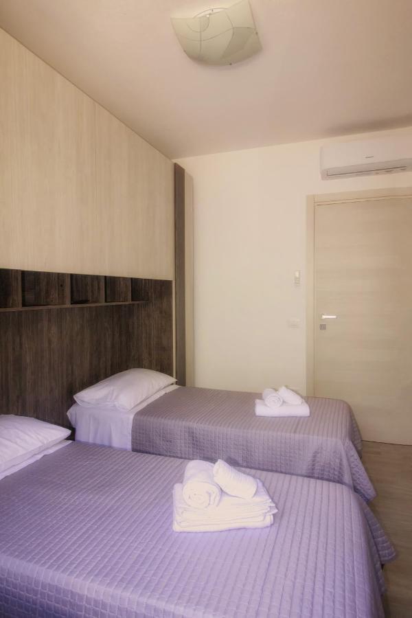 Dd House Family Holiday Apartment 체치나 외부 사진